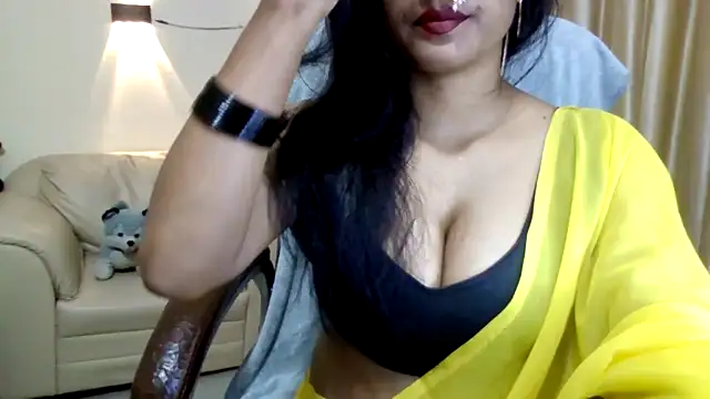 Queenhimanshi online show from April 13, 5:17 pm