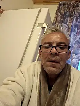 Snapshot of Picolo4111 chatting on October 5, 5:42 am Picolo4111 online show from October 5, 5:42 am