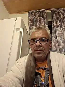 Snapshot of Picolo4111 chatting on September 29, 2:29 am Picolo4111 online show from September 29, 2:29 am