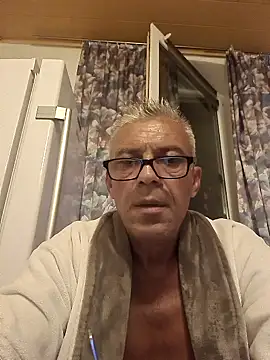 Snapshot of Picolo4111 chatting on September 14, 3:07 am Picolo4111 online show from September 14, 3:07 am