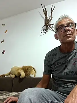 Snapshot of Picolo4111 chatting on September 20, 7:19 pm Picolo4111 online show from September 20, 7:19 pm