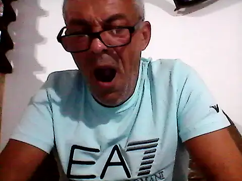 Snapshot of Picolo4111 chatting on September 23, 7:54 pm Picolo4111 online show from September 23, 7:54 pm
