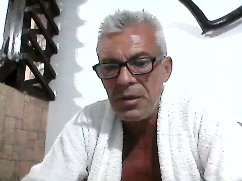 Snapshot of Picolo4111 chatting on September 22, 7:42 pm Picolo4111 online show from September 22, 7:42 pm