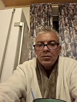 Snapshot of Picolo4111 chatting on October 12, 3:41 am Picolo4111 online show from October 12, 3:41 am