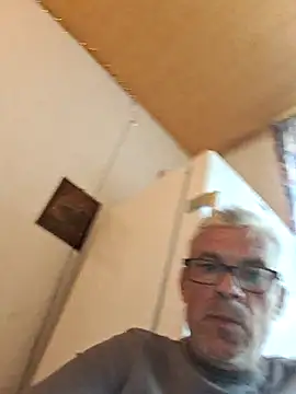 Snapshot of Picolo4111 chatting on September 17, 3:03 pm Picolo4111 online show from September 17, 3:03 pm