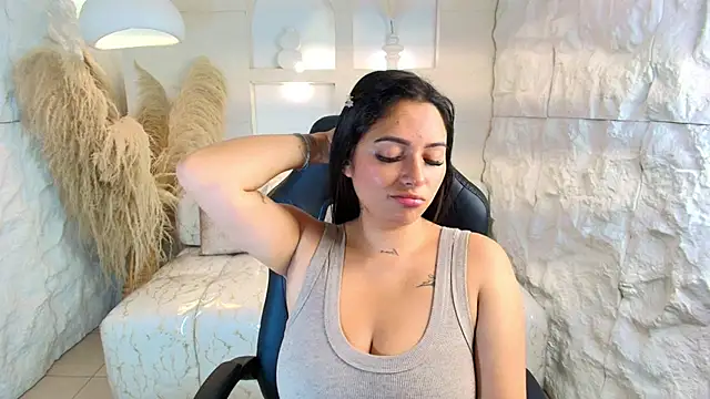 Dakotha v  online show from March 20, 3:18 am