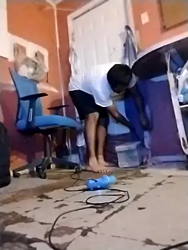 Snapshot of brownfeet chatting on February 10, 4:52 am brownfeet online show from February 10, 4:52 am