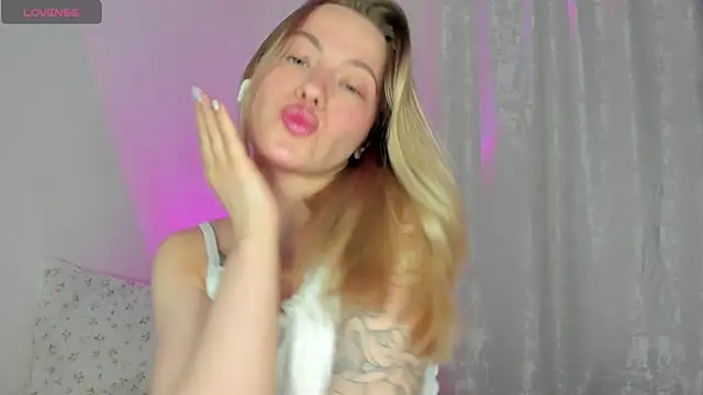 damn cutie online show from February 24, 9:09 pm