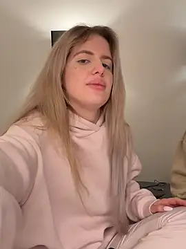 Holly-Glamour online show from May 8, 1:20 am