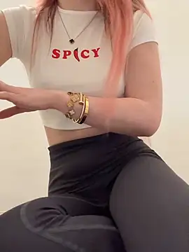 Holly-Glamour online show from November 2, 3:06 pm