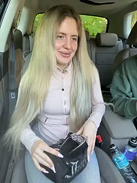 Holly-Glamour online show from May 15, 6:44 am