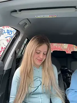 Holly-Glamour online show from April 14, 9:03 am