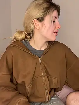 Holly-Glamour online show from April 12, 1:53 am