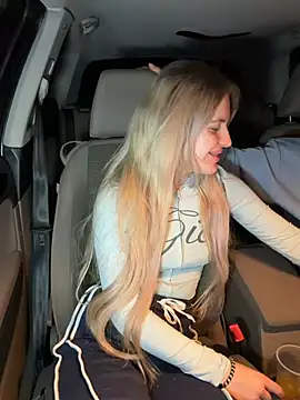 Holly-Glamour online show from May 24, 1:27 am