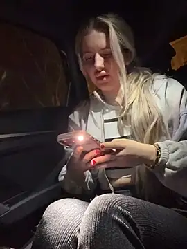 Holly-Glamour online show from March 4, 11:23 pm