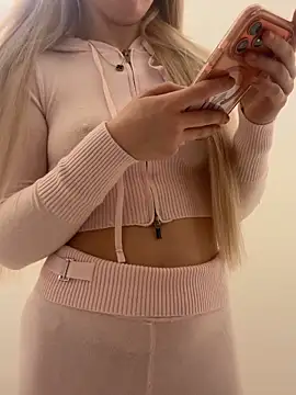 Holly-Glamour online show from December 5, 5:11 pm