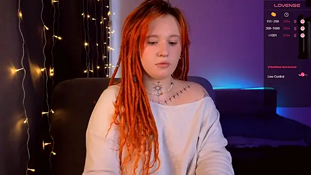 Snapshot of The_Full_Red_Moon chatting on February 7, 10:34 am The Full Red Moon online show from February 7, 10:34 am