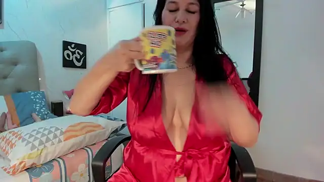 Antonella Montanari online show from May 28, 1:39 pm