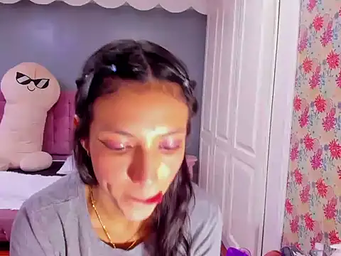 Iris Stone  online show from January 31, 2:39 pm