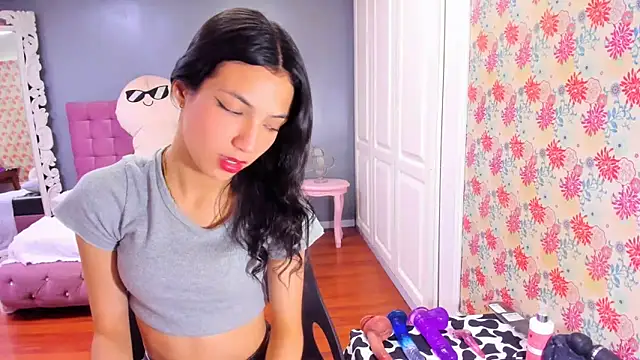 Iris Stone  online show from March 4, 4:30 pm