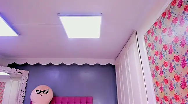 Iris Stone  online show from January 23, 1:45 pm