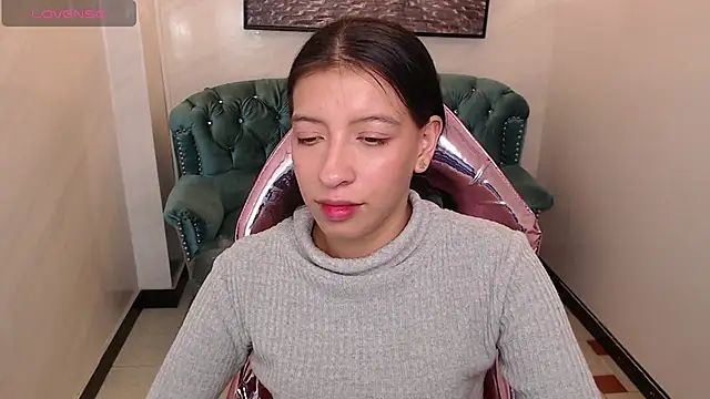 Snapshot of _lucy_v chatting on February 28, 4:20 pm lucy v online show from February 28, 4:20 pm