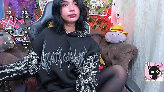 Snapshot of ravenn_20 chatting on June 4, 11:37 am ravenn 20 online show from June 4, 11:37 am
