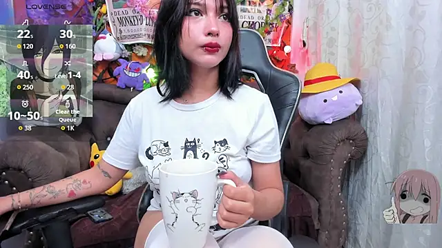 Snapshot of ravenn_20 chatting on July 1, 11:32 am ravenn 20 online show from July 1, 11:32 am