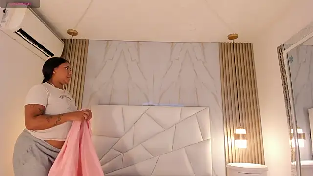 belacampbell online show from November 22, 6:12 am