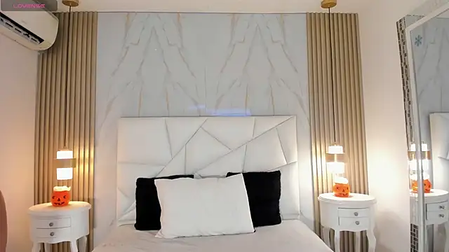 belacampbell online show from October 10, 5:30 am