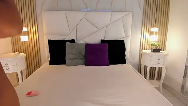 belacampbell online show from September 16, 5:08 am