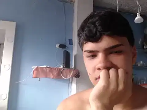 masterdaniel88 online show from February 25, 9:15 pm