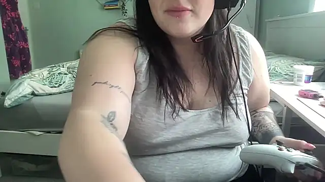 Snapshot of clara_lu chatting on March 10, 9:01 am clara lu online show from March 10, 9:01 am