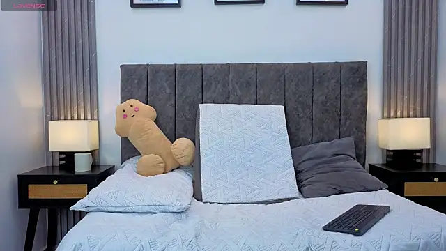 Snapshot of Luciana_Ortiz1 chatting on November 5, 1:58 pm Luciana Ortiz1 online show from November 5, 1:58 pm