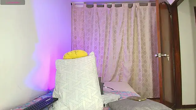 Luciana Ortiz1 online show from April 7, 1:40 am