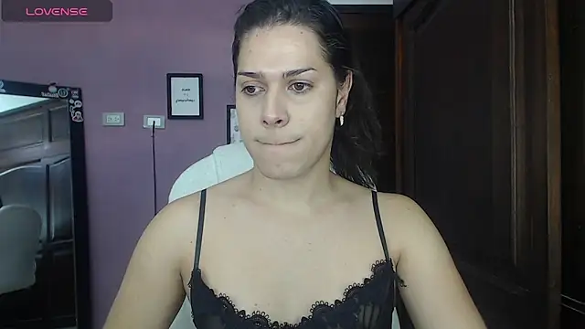 Snapshot of Luciana_Ortiz1 chatting on March 10, 1:54 pm Luciana Ortiz1 online show from March 10, 1:54 pm