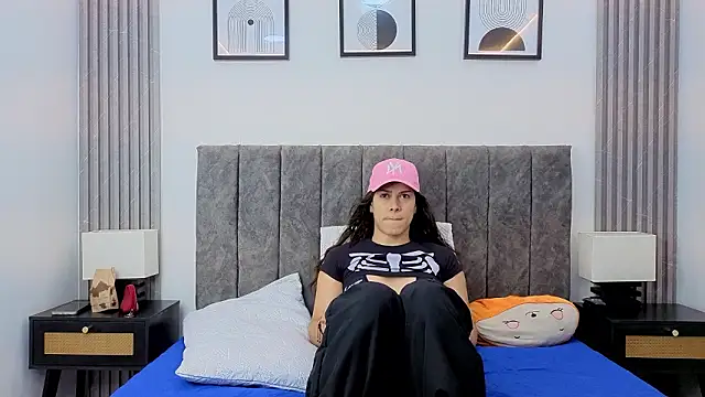 Snapshot of Luciana_Ortiz1 chatting on January 19, 1:26 pm Luciana Ortiz1 online show from January 19, 1:26 pm