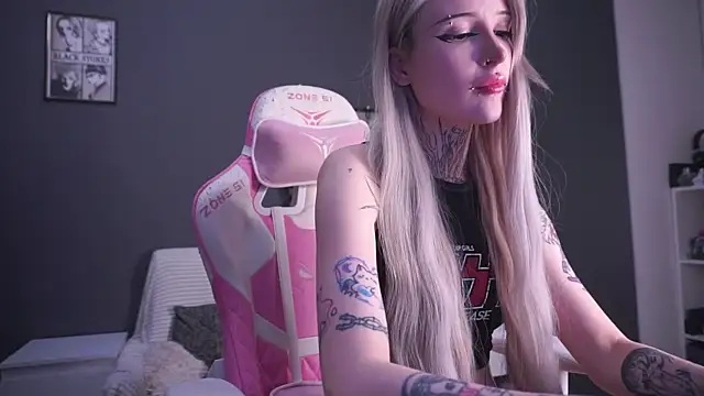 fraulein mooon online show from January 6, 8:13 pm