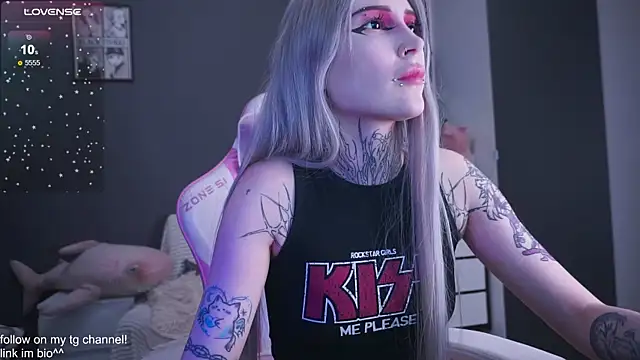 fraulein mooon online show from December 17, 5:51 pm