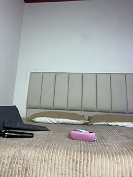 Snapshot of VioletPearson chatting on July 17, 12:46 pm VioletPearson online show from July 17, 12:46 pm