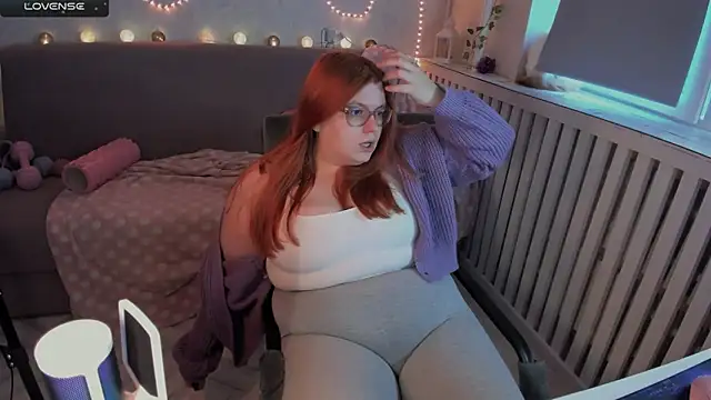 Snapshot of Melissa_Purr chatting on November 17, 6:17 am Melissa Purr online show from November 17, 6:17 am