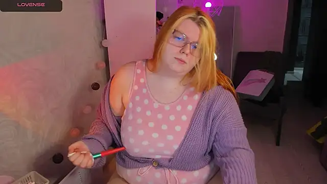 Melissa Purr online show from April 22, 8:04 pm