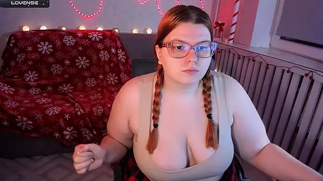 Snapshot of Melissa_Purr chatting on December 4, 10:20 pm Melissa Purr online show from December 4, 10:20 pm