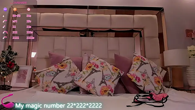 Snapshot of anyi_sweet_titss chatting on November 27, 9:59 pm anyi sweet titss online show from November 27, 9:59 pm