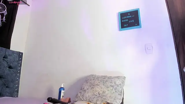 katia  dann online show from December 15, 6:58 pm