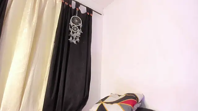 Snapshot of katia__dann chatting on October 18, 9:17 pm katia dann online show from October 18, 9:17 pm