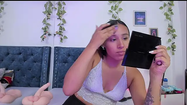 katia  dann online show from July 1, 10:21 pm