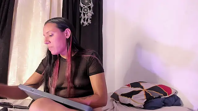 Snapshot of katia__dann chatting on September 20, 9:53 pm katia dann online show from September 20, 9:53 pm