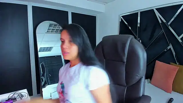 Snapshot of Ivanna18_x chatting on September 24, 4:08 am Ivanna18 x online show from September 24, 4:08 am