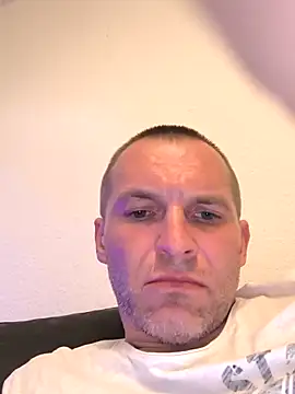 AttractiveSilk5 online show from March 8, 7:00 am